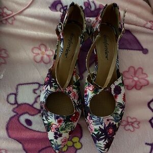 Comfy floral kitten heels